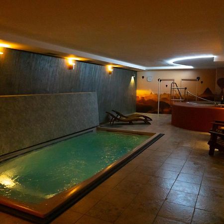 Wellness Hotel - Viktorka, Herecky Dum Česká Skalice Екстериор снимка