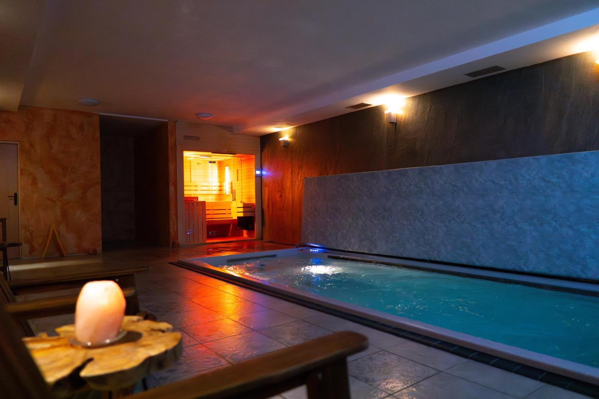Wellness Hotel - Viktorka, Herecky Dum Česká Skalice Екстериор снимка
